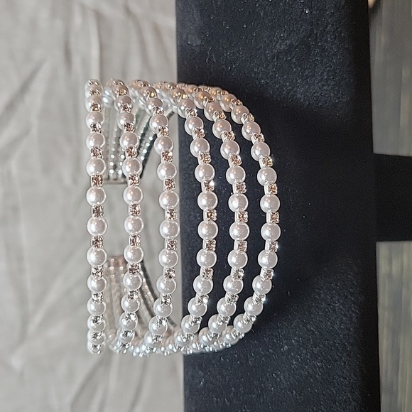 Faux Pearl and Rhinestone Layered Bracelet Cuff - Picture 4 of 5